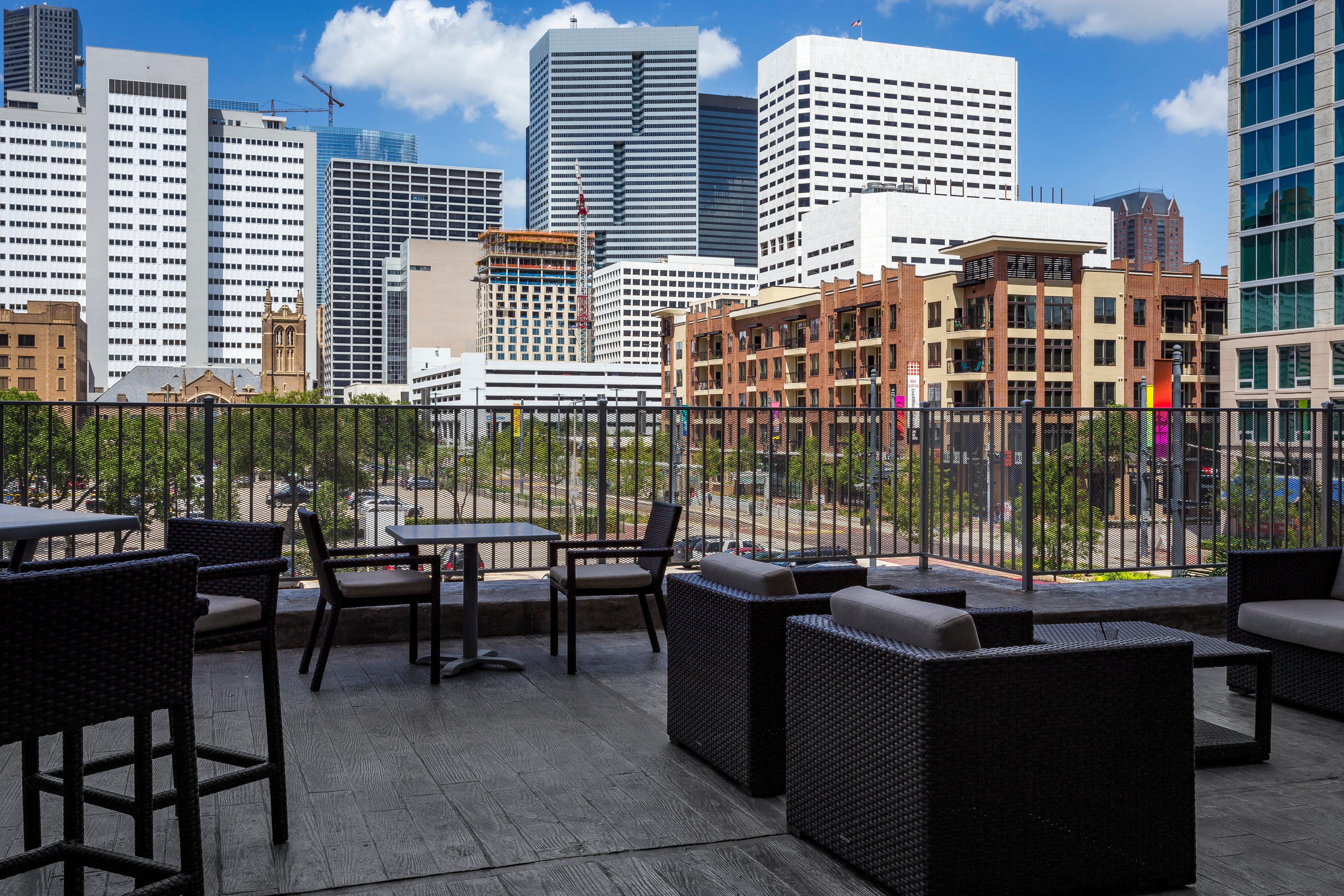 Holiday Inn Houston Downtown, An Ihg Hotel Exterior photo